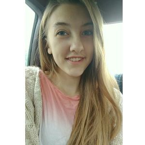 Meet your Posher, Danielle